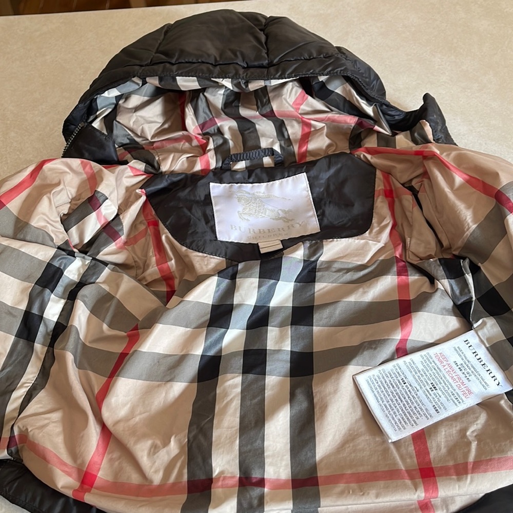 Burberry coat 6months